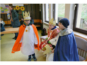 Aussendung der Sternsinger in Naumburg (Foto: Karl-Franz Thiede)